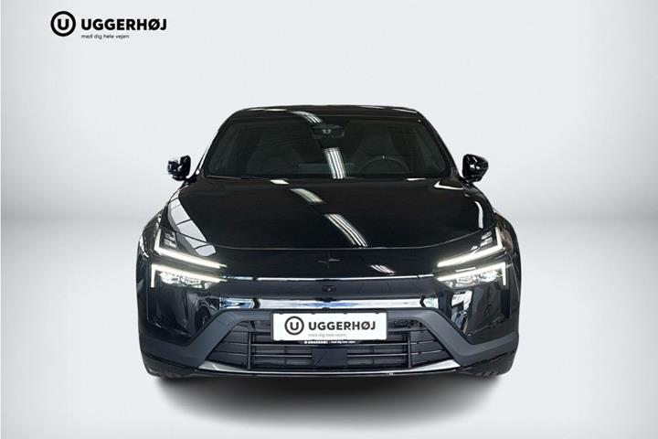 Sort Polestar 4 fra 2026
