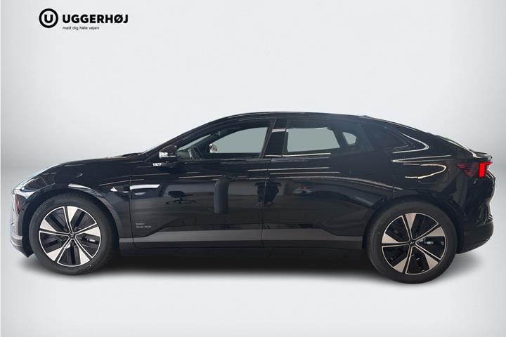 Sort Polestar 4 fra 2026