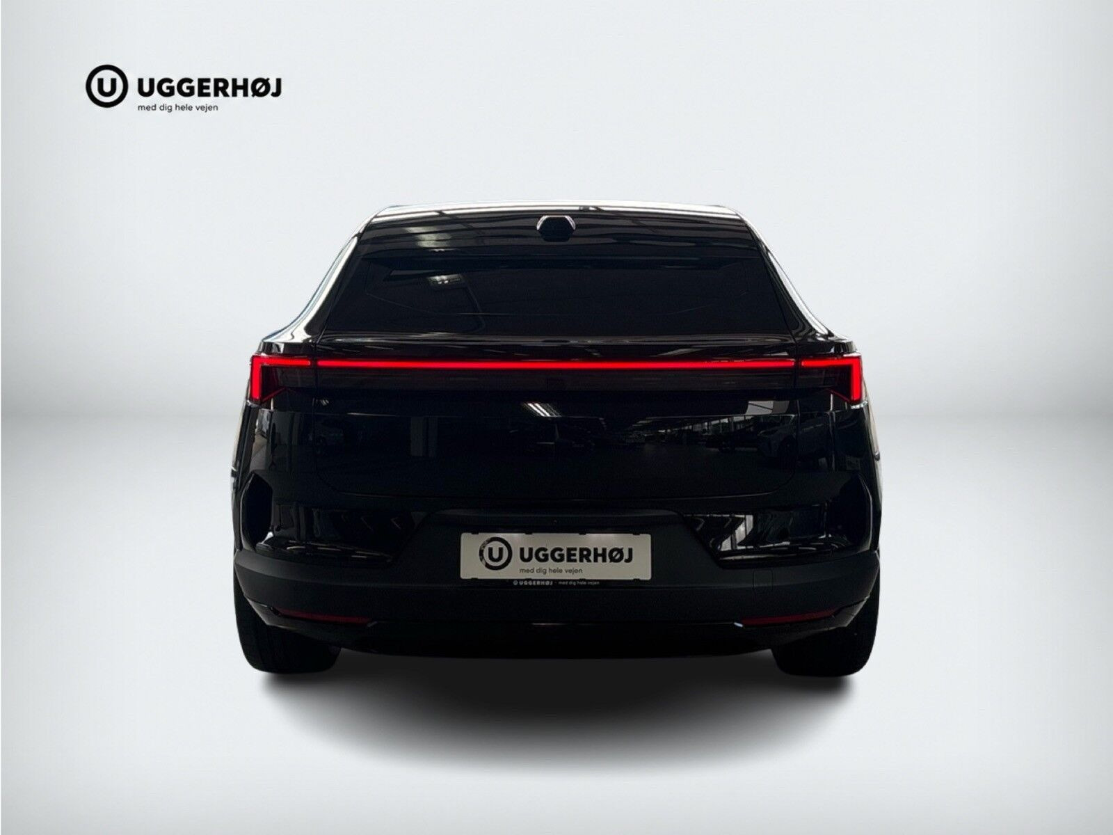 Sort Polestar 4 fra 2026