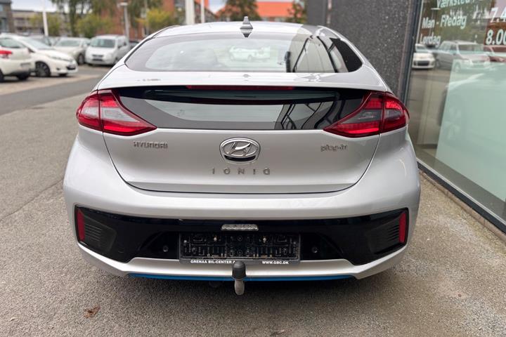 Sølv Hyundai Ioniq fra 2018