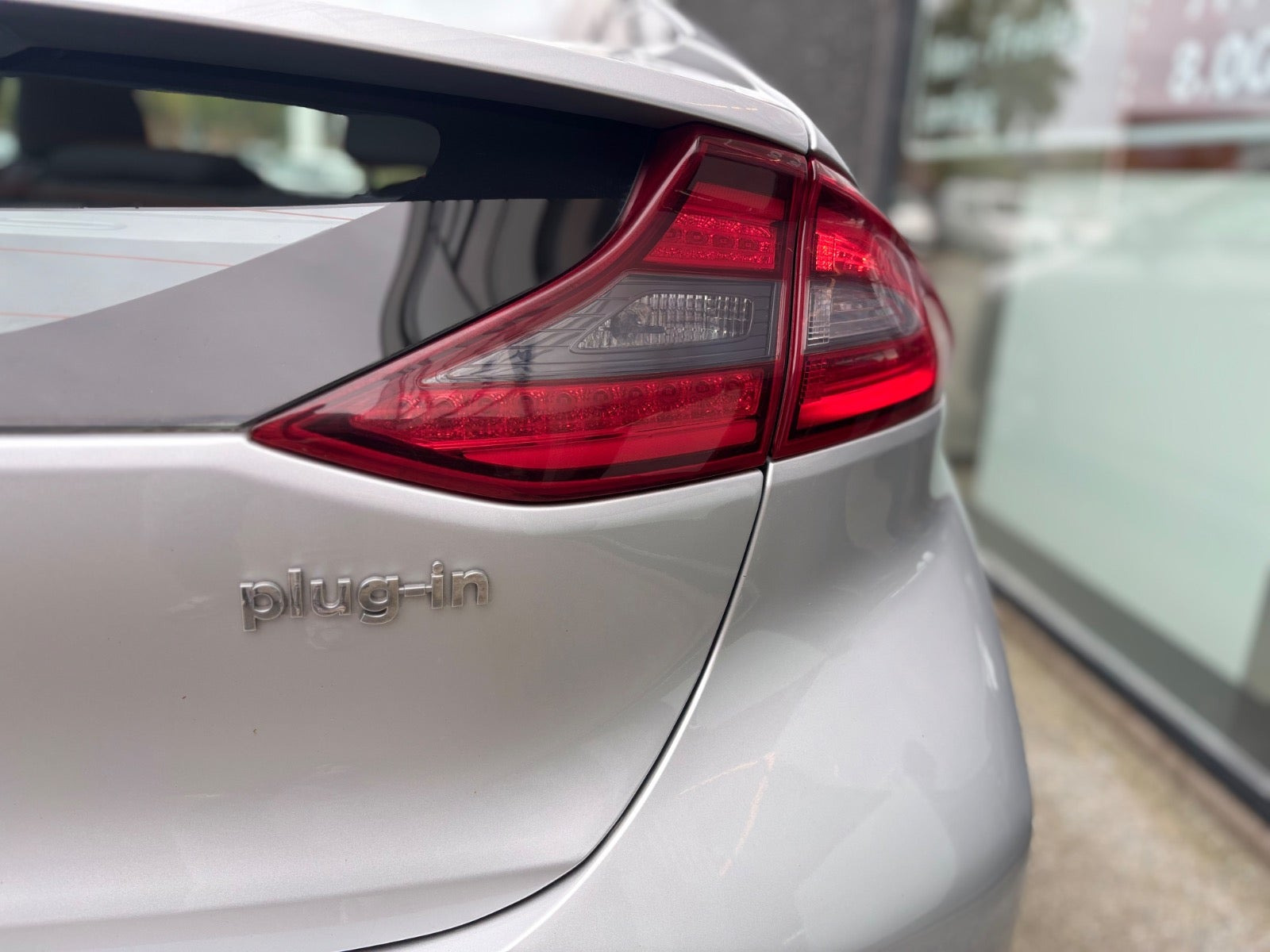 Sølv Hyundai Ioniq fra 2018