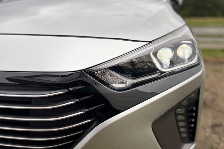Sølv Hyundai Ioniq fra 2018