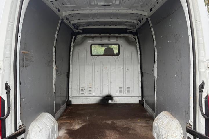 undefined Nissan NV400 fra 2012