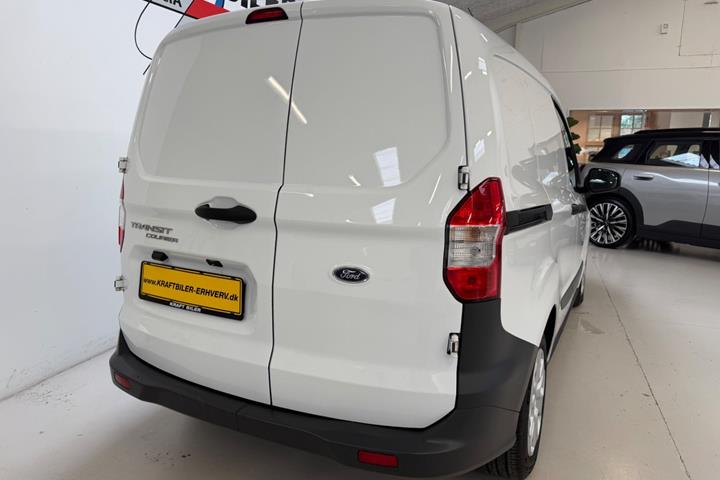 Hvid Ford Transit Courier fra 2021