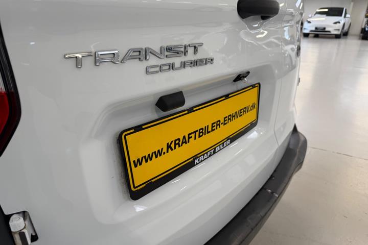 Hvid Ford Transit Courier fra 2021