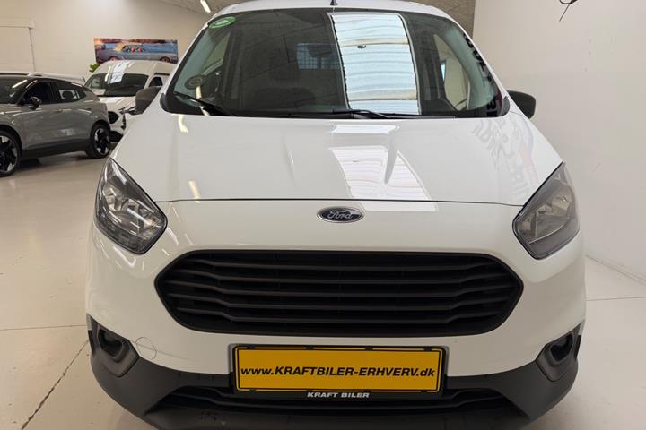 Hvid Ford Transit Courier fra 2021