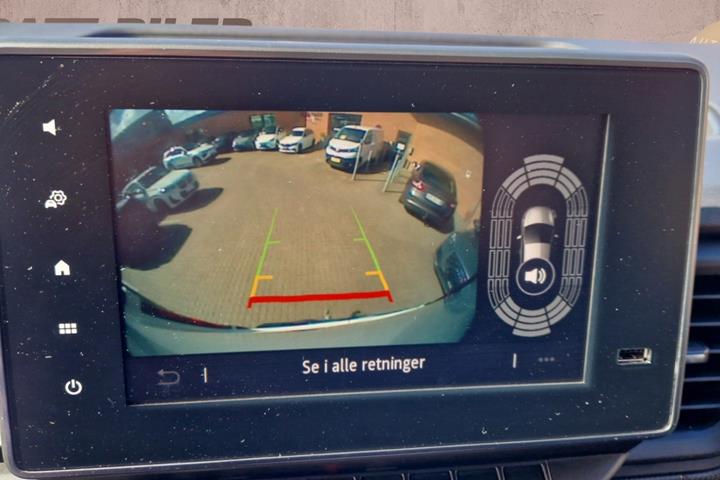 Hvid Renault Trafic fra 2025