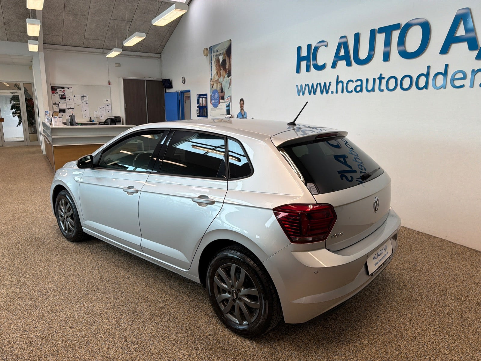 Sølv VW Polo fra 2019