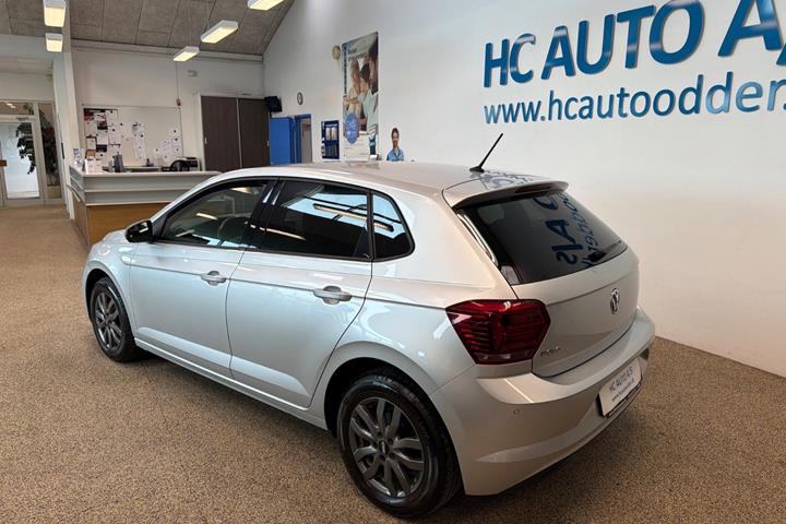 Sølv VW Polo fra 2019