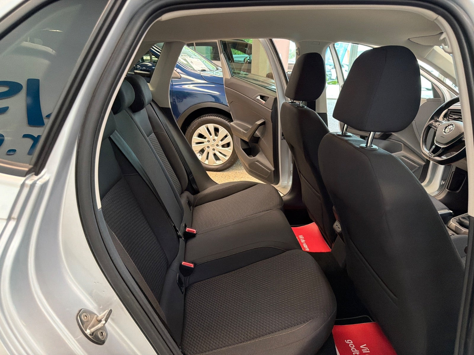Sølv VW Polo fra 2019