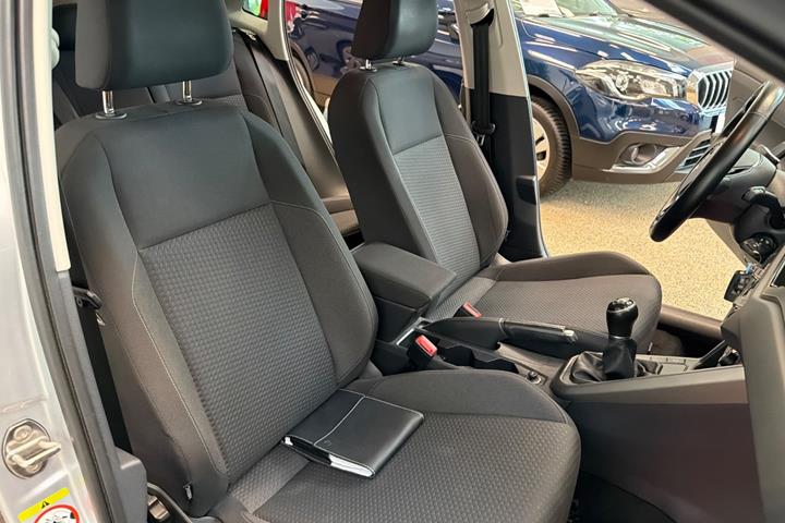 Sølv VW Polo fra 2019