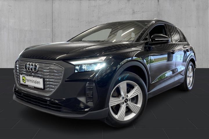 Sort Audi Q4 e-tron fra 2024 set udefra