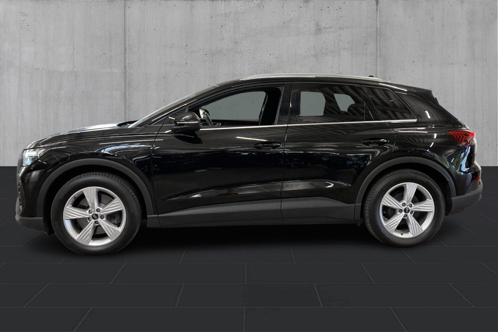 Sort Audi Q4 e-tron fra 2024