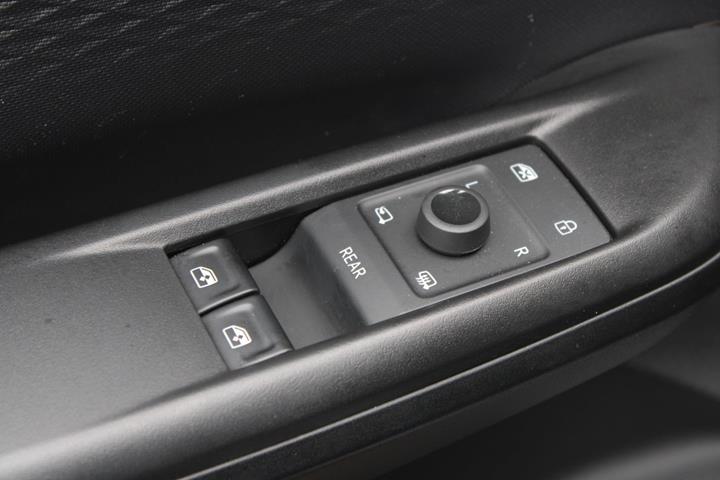 Grå Cupra Born fra 2024