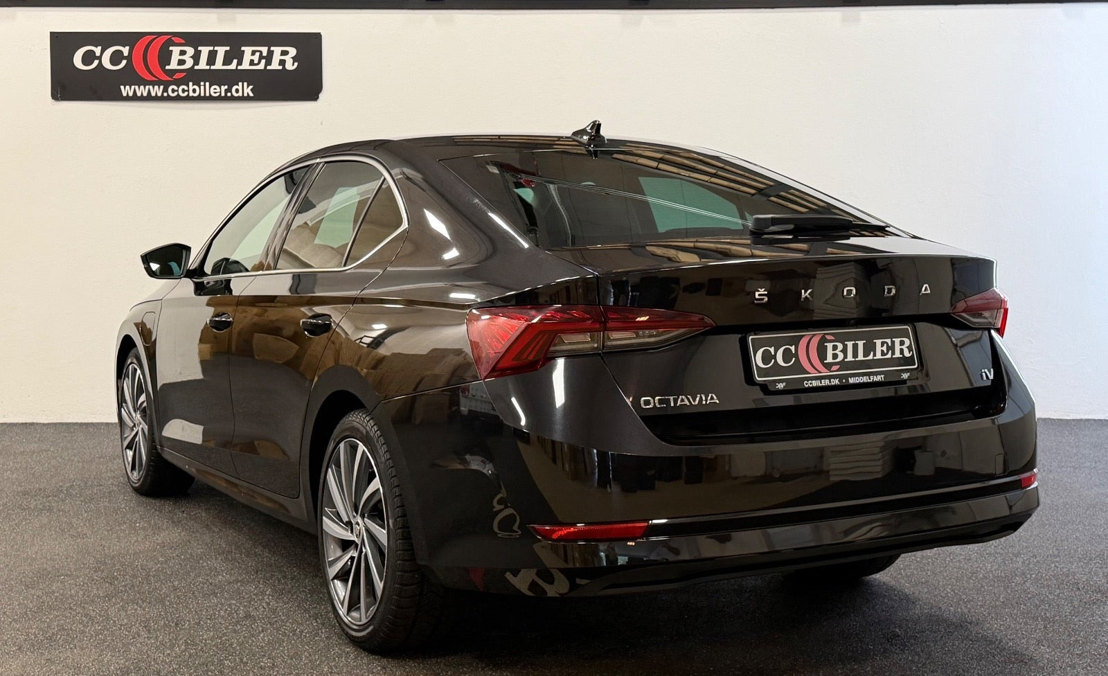 Sort Skoda Octavia fra 2021