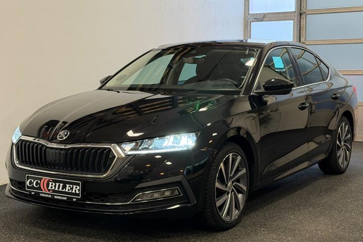 Sort Skoda Octavia fra 2021
