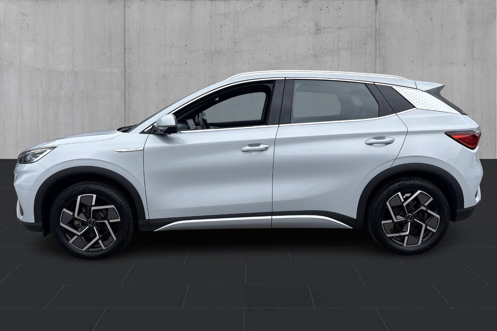 Sølv BYD Atto 3 fra 2023