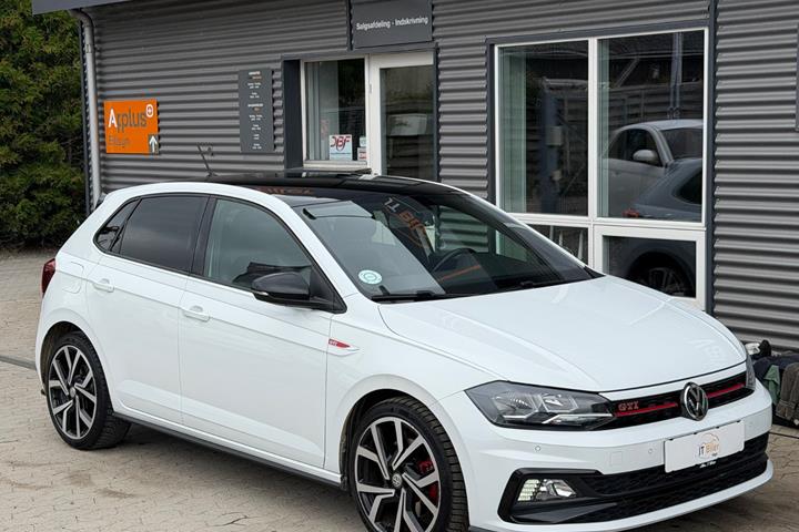 Hvid VW Polo fra 2020