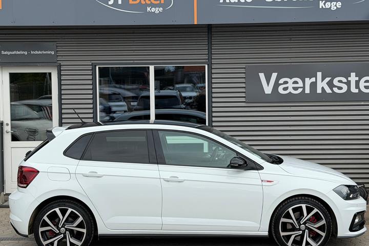 Hvid VW Polo fra 2020