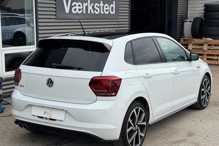 Hvid VW Polo fra 2020