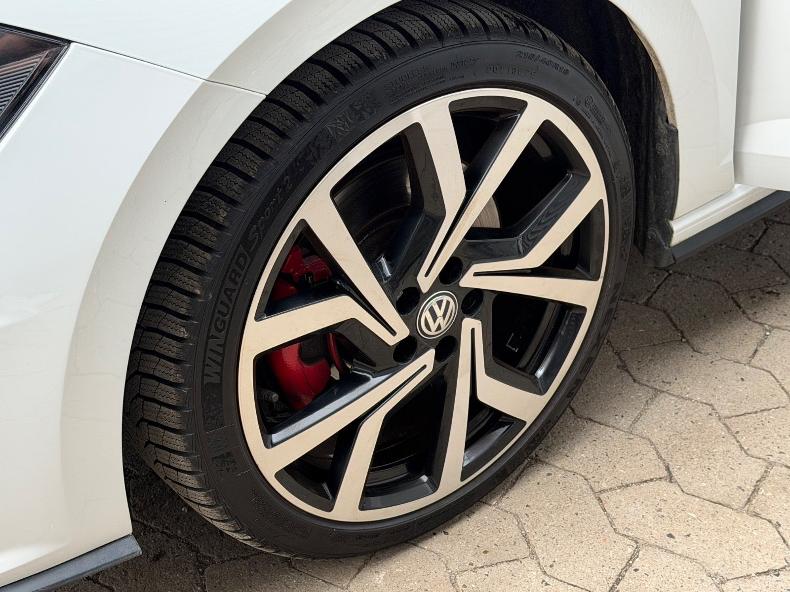 Hvid VW Polo fra 2020