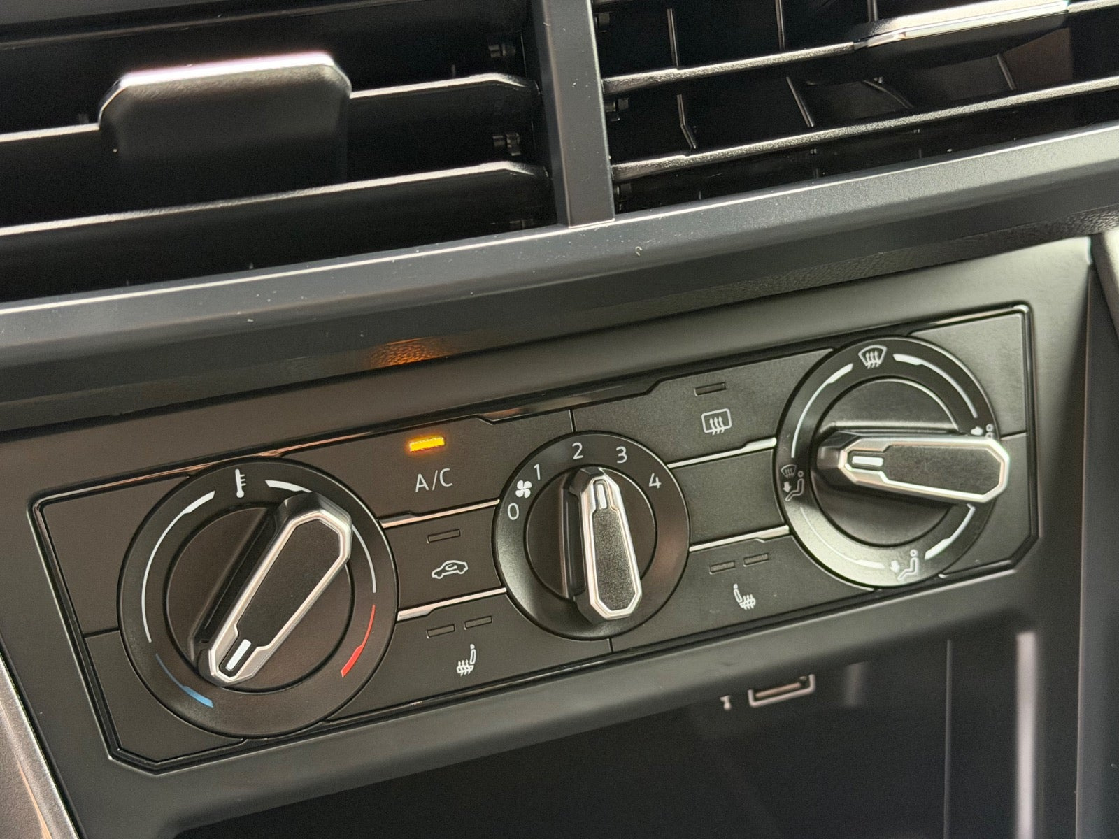 Hvid VW Polo fra 2020