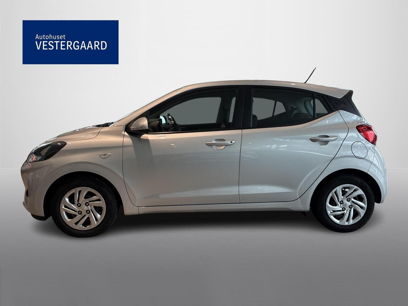 Sort Hyundai i10 fra 2023
