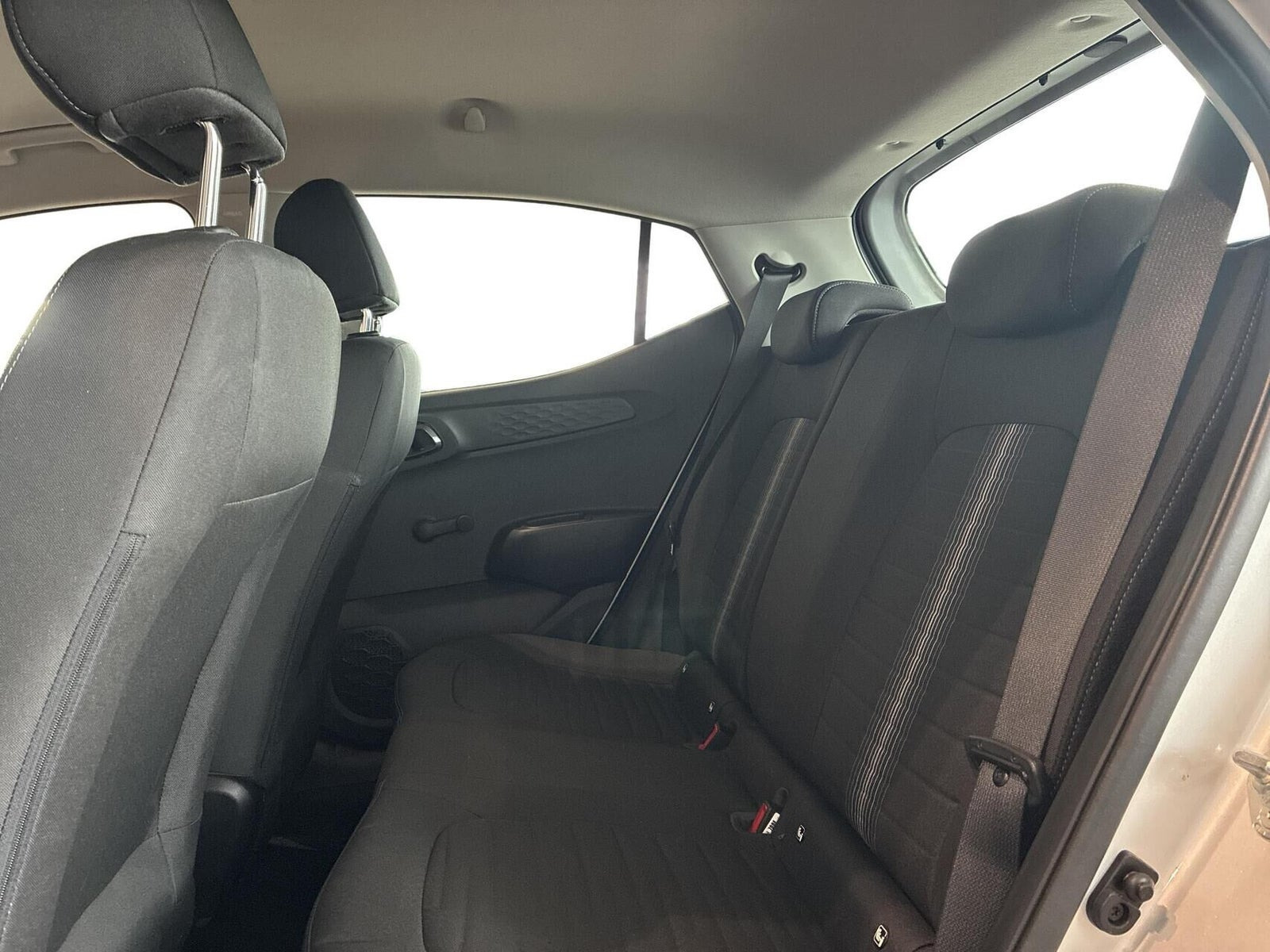 Sort Hyundai i10 fra 2023