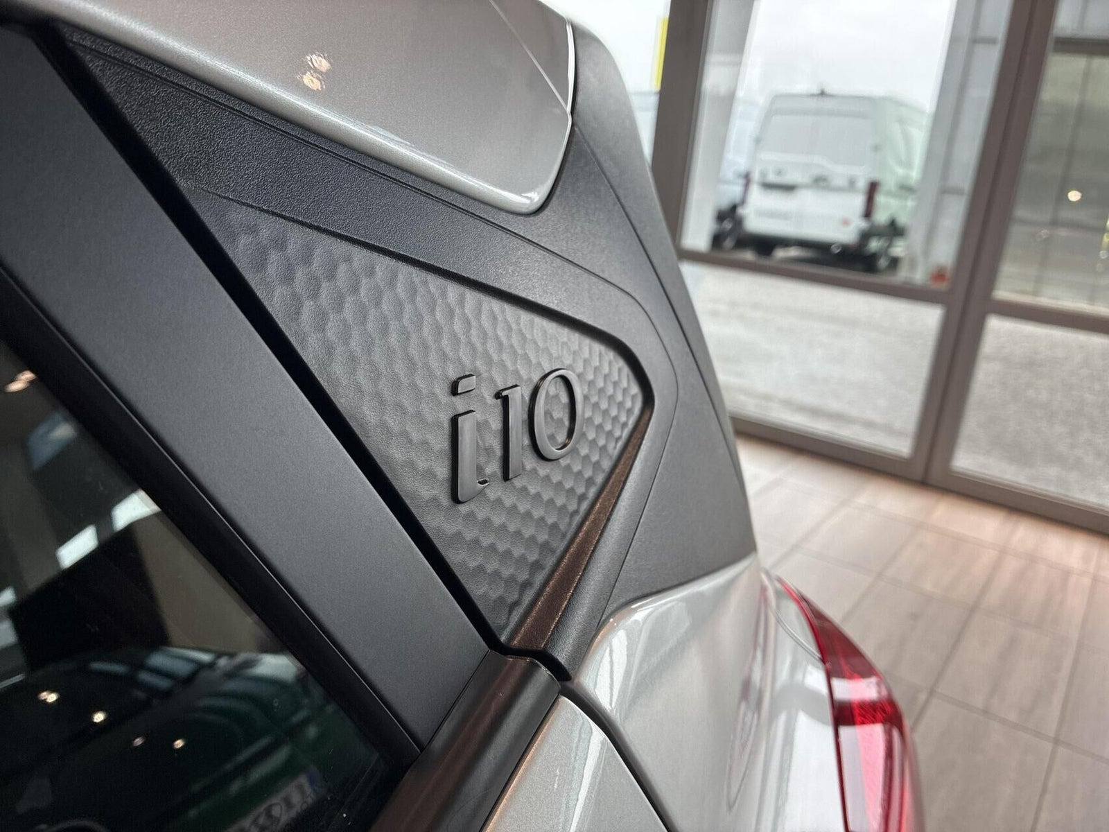 Sort Hyundai i10 fra 2023