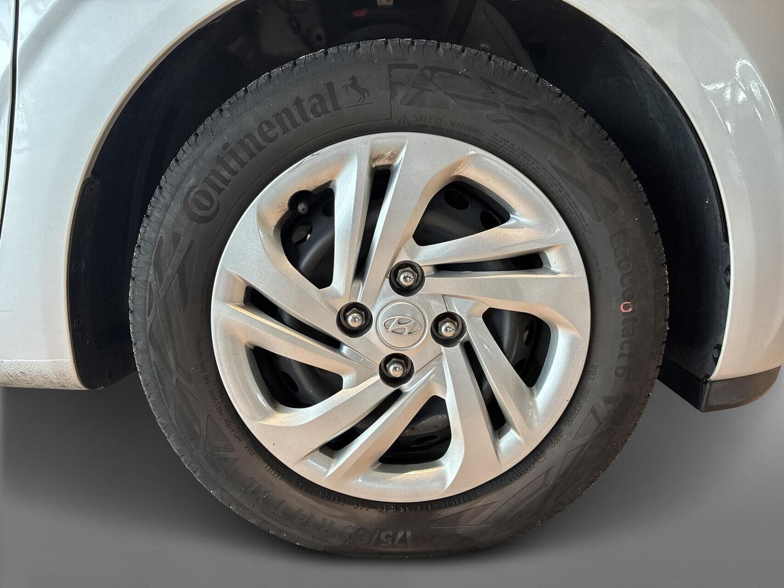 Sort Hyundai i10 fra 2023