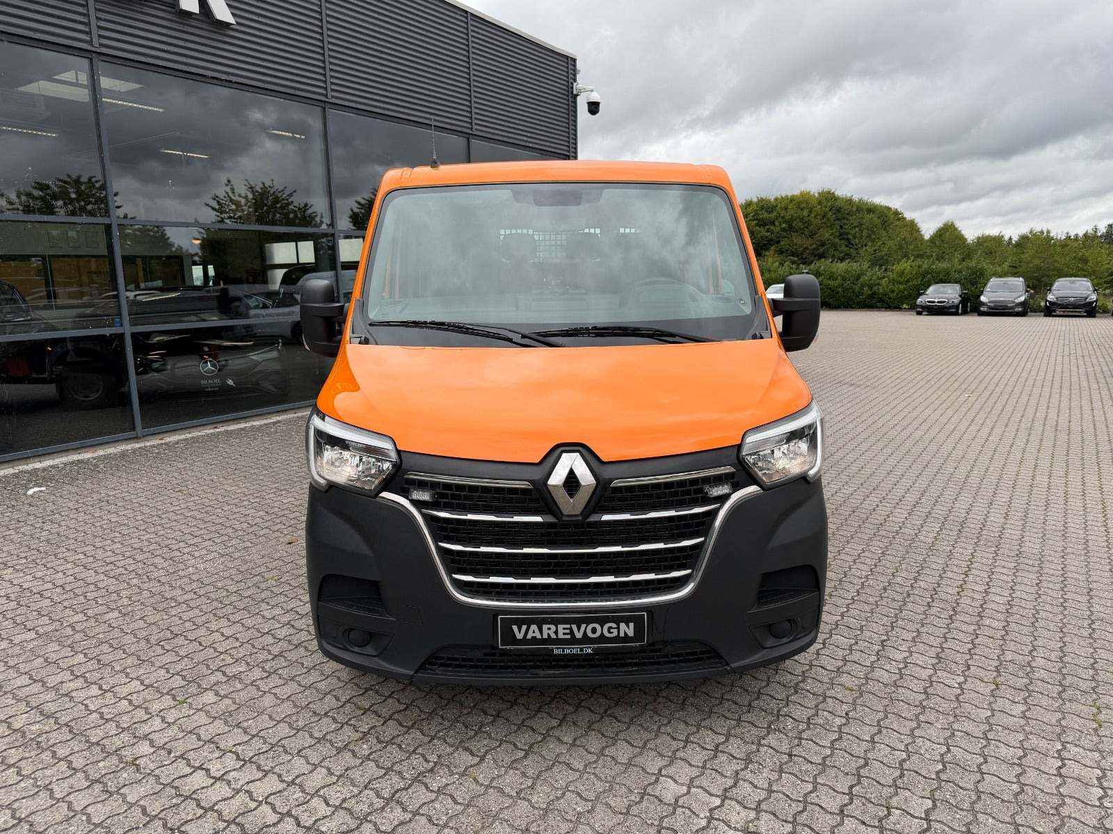 Orange Renault Master IV T35 fra 2021