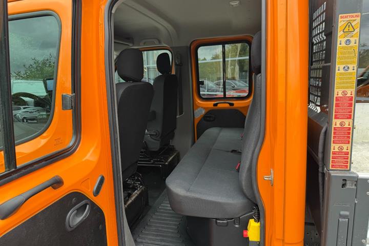 Orange Renault Master IV T35 fra 2021