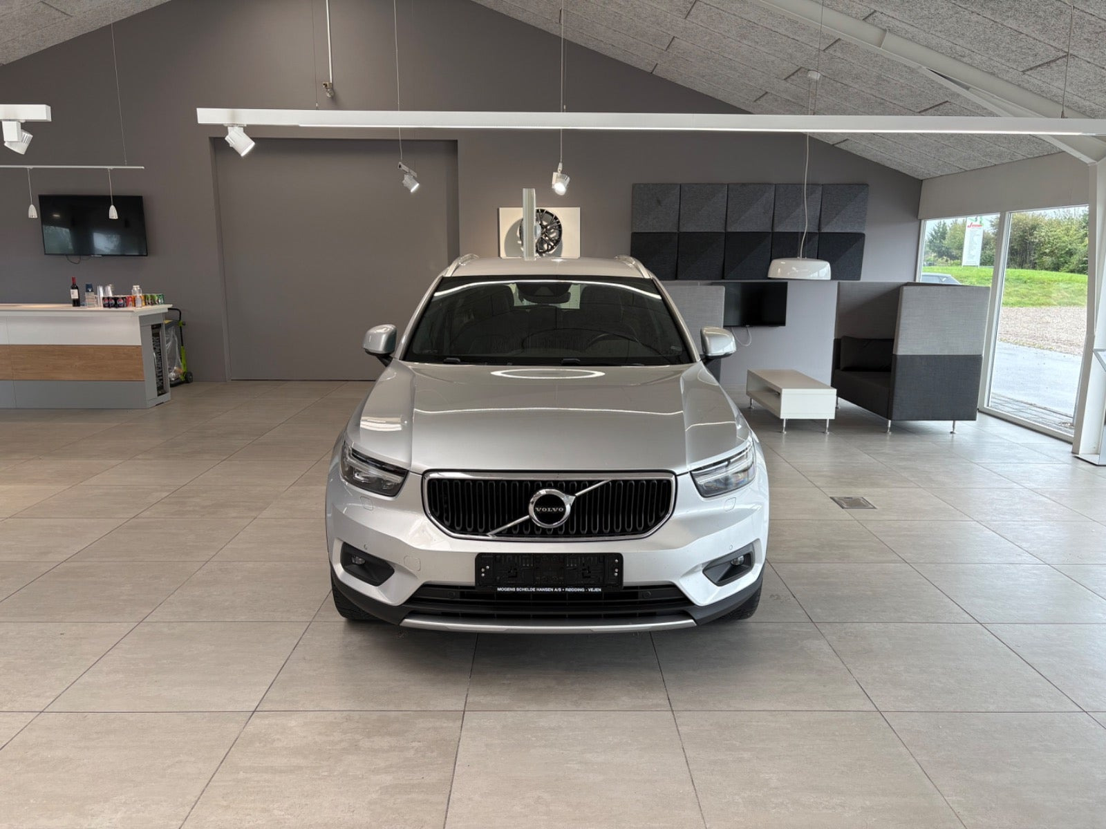 Volvo XC40 2,0 D4 190 Momentum aut. AWD