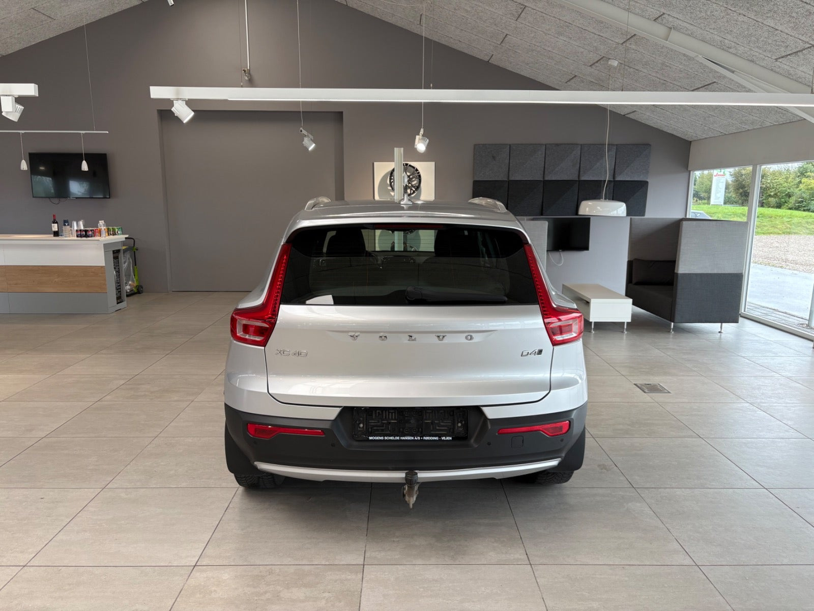 Sølv Volvo XC40 fra 2018