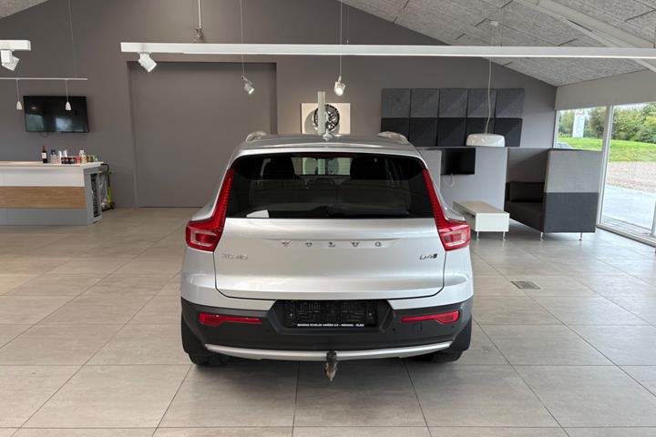 Sølv Volvo XC40 fra 2018