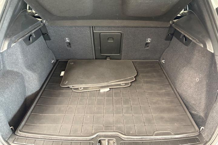 Sølv Volvo XC40 fra 2018