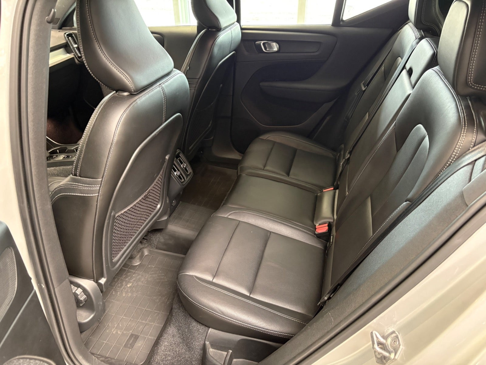 Sølv Volvo XC40 fra 2018