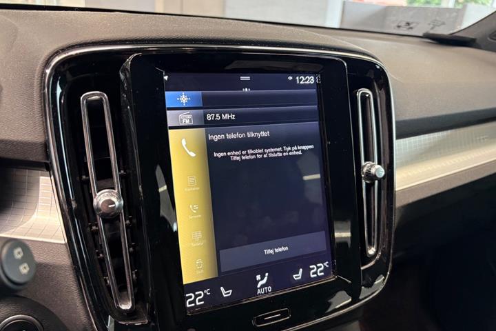 Sølv Volvo XC40 fra 2018