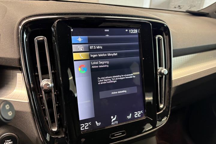 Sølv Volvo XC40 fra 2018