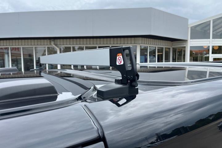 Sort Ford Transit Custom 300 L2 fra 2024
