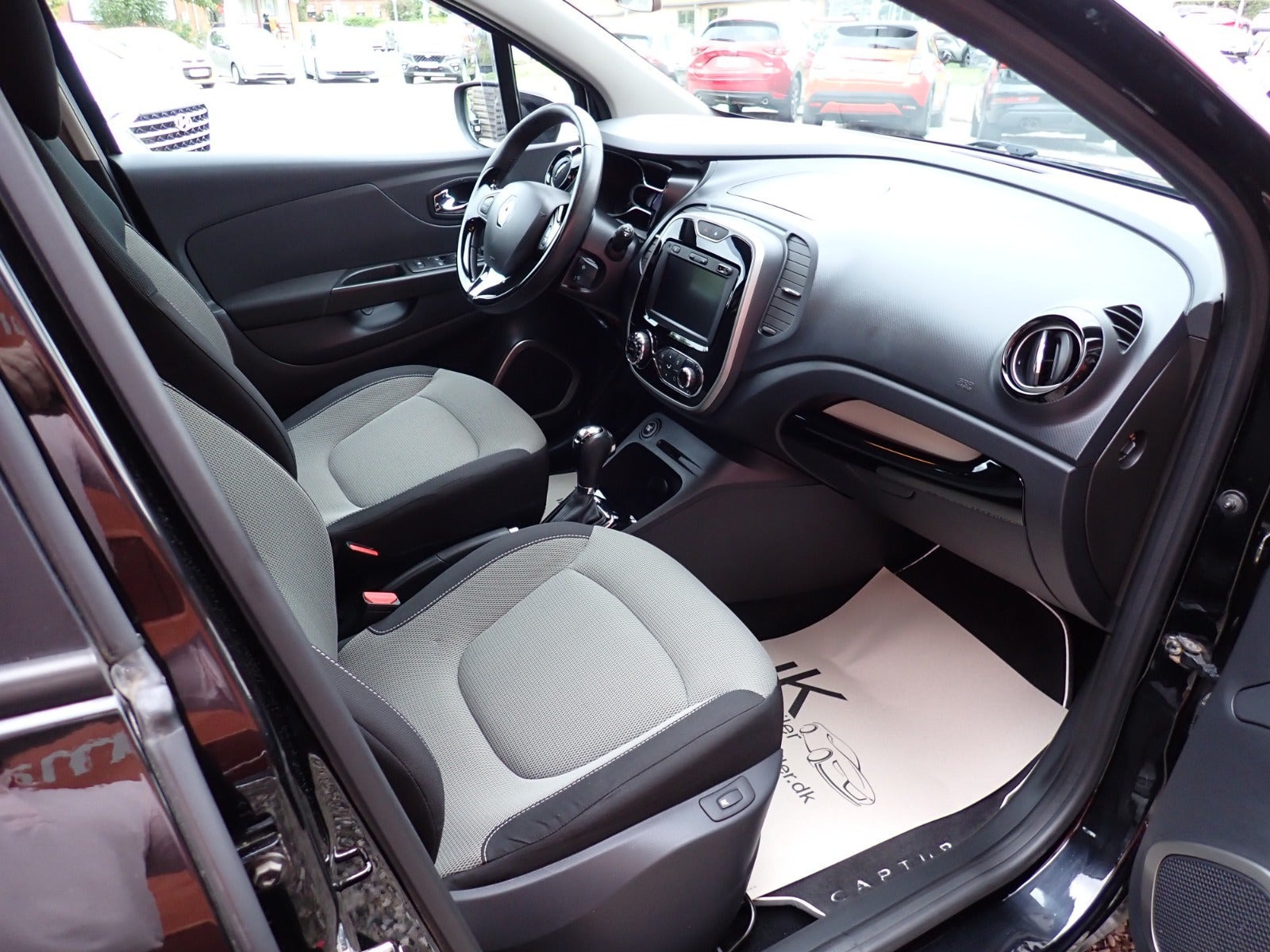 Sort Renault Captur fra 2013