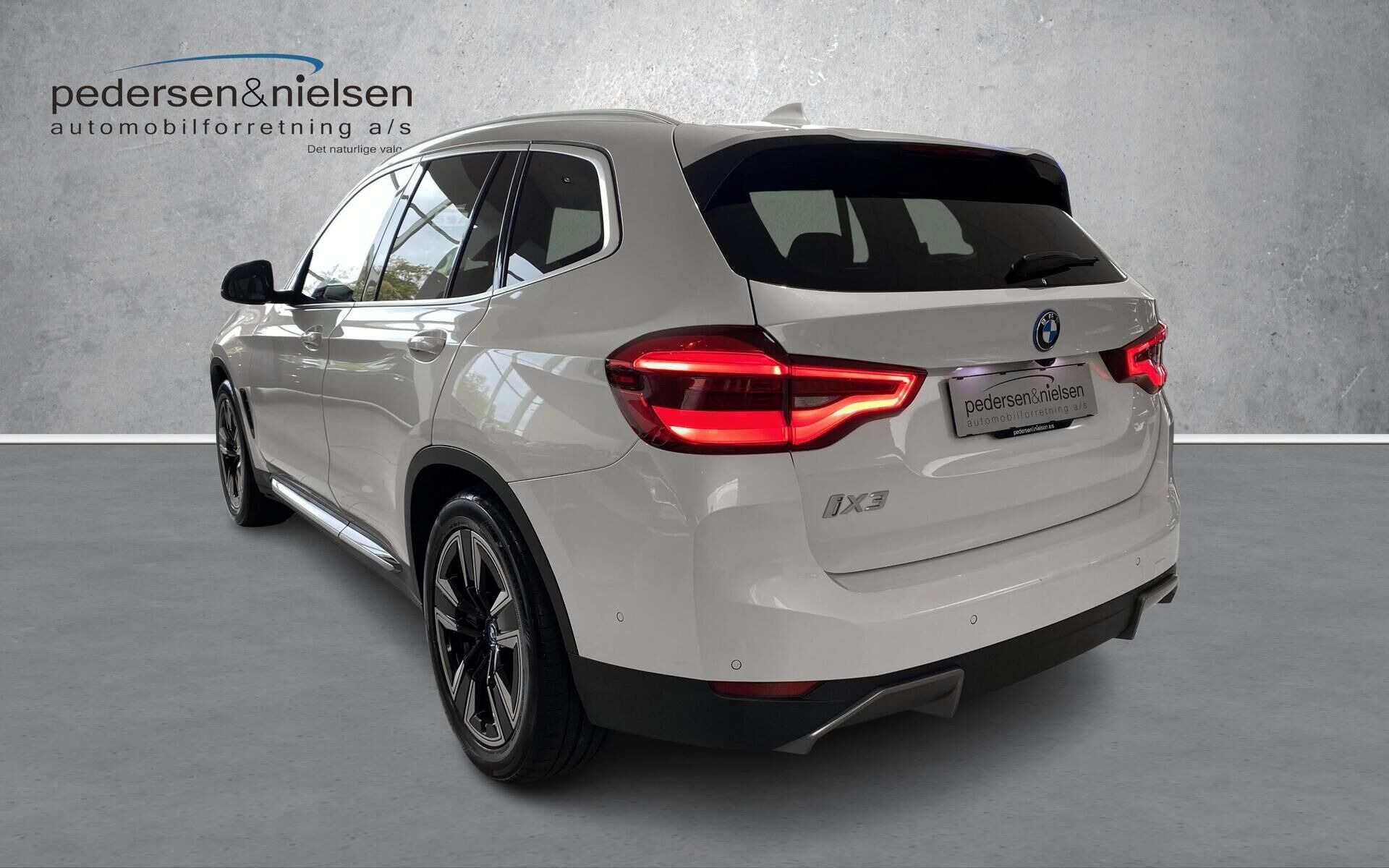 Hvid BMW iX3 fra 2021