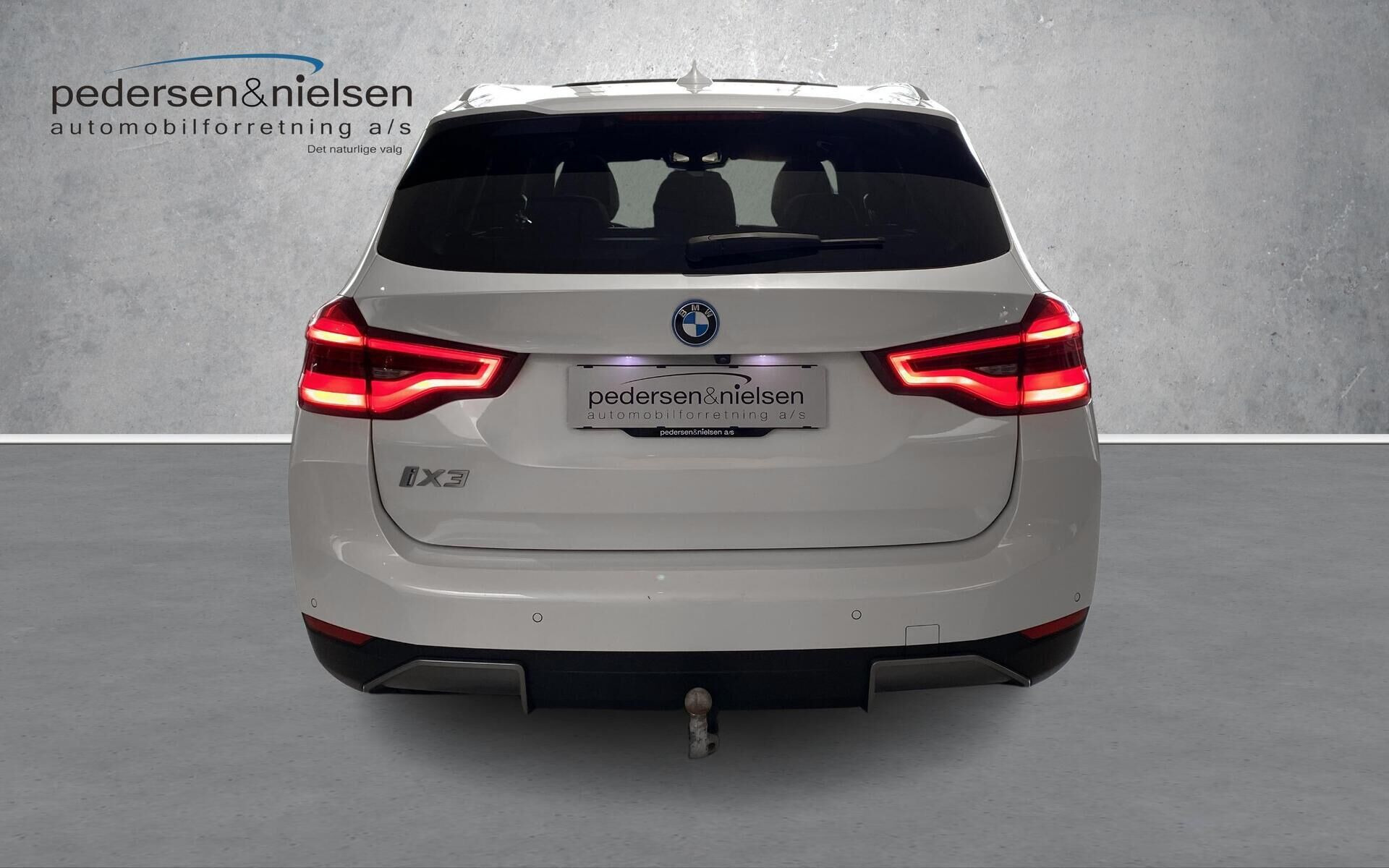 Hvid BMW iX3 fra 2021