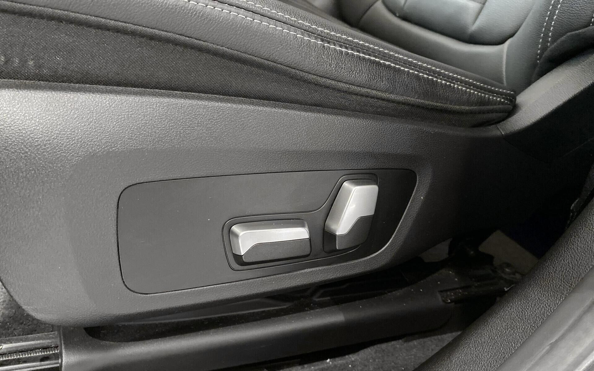 Hvid BMW iX3 fra 2021