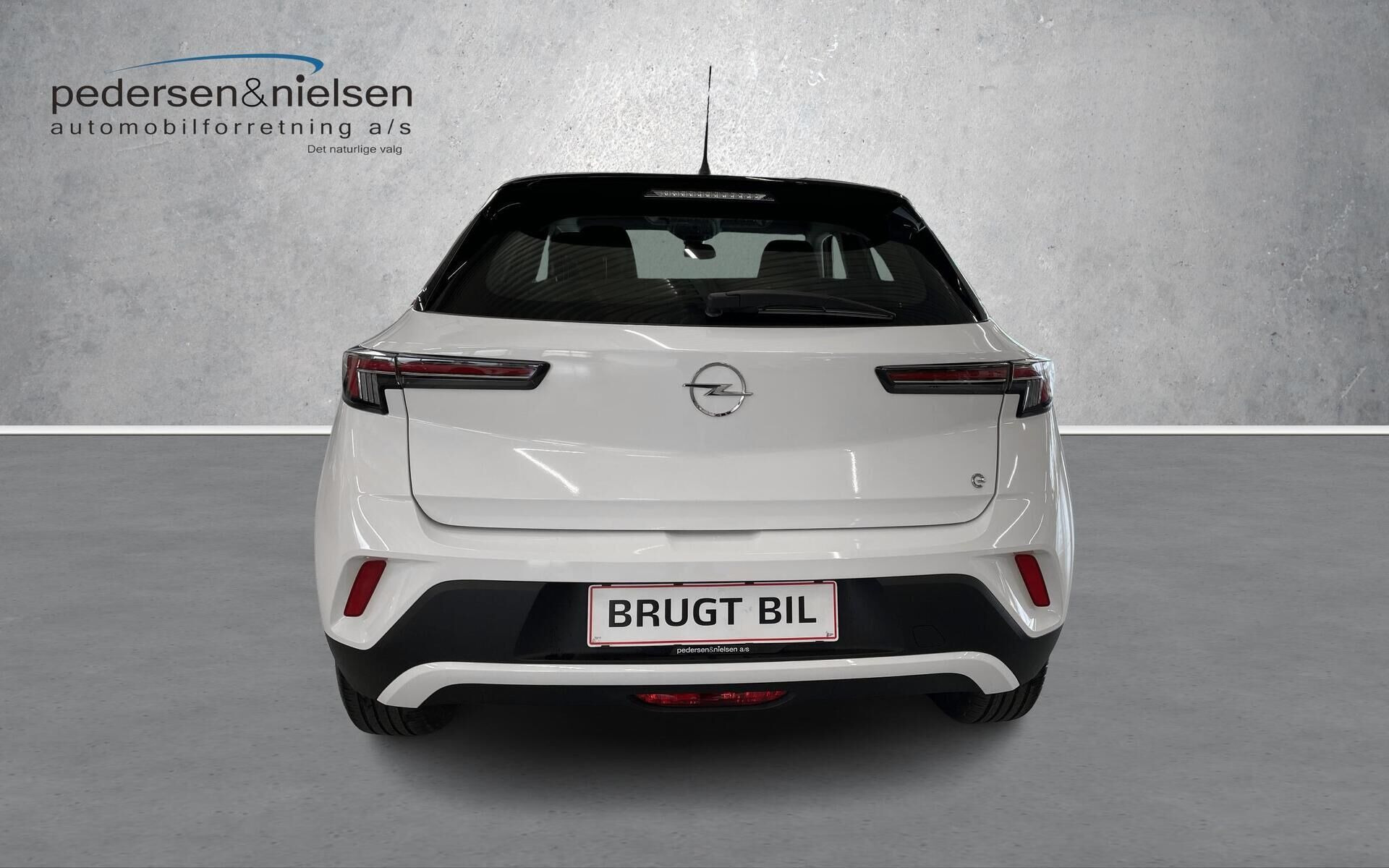Hvid Opel Mokka-e fra 2021