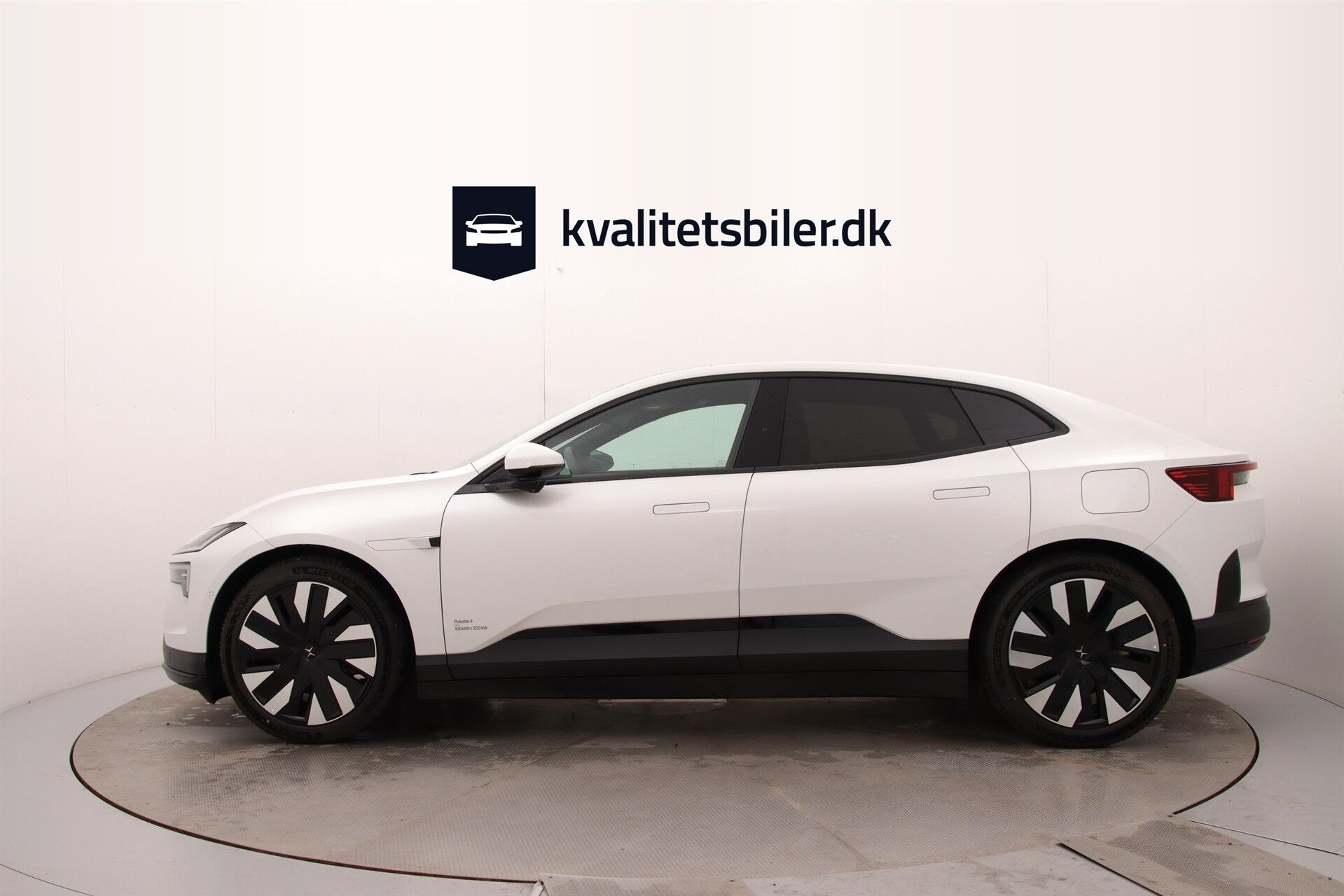 Hvid Polestar 4 fra 2024