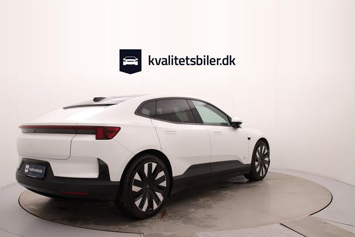 Hvid Polestar 4 fra 2024