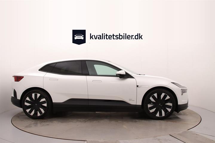 Hvid Polestar 4 fra 2024