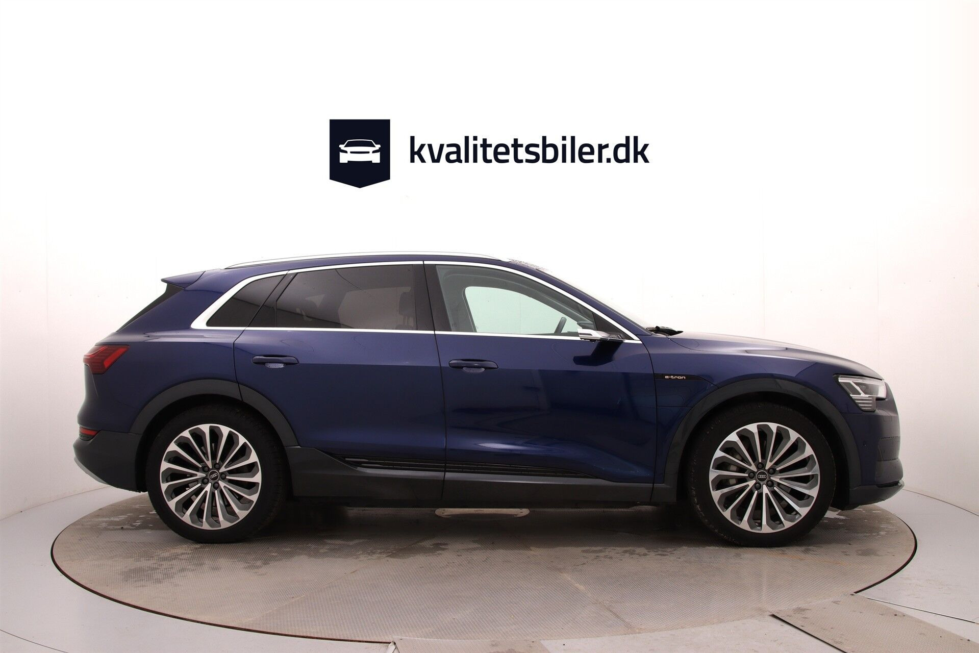 Blå Audi e-tron fra 2023