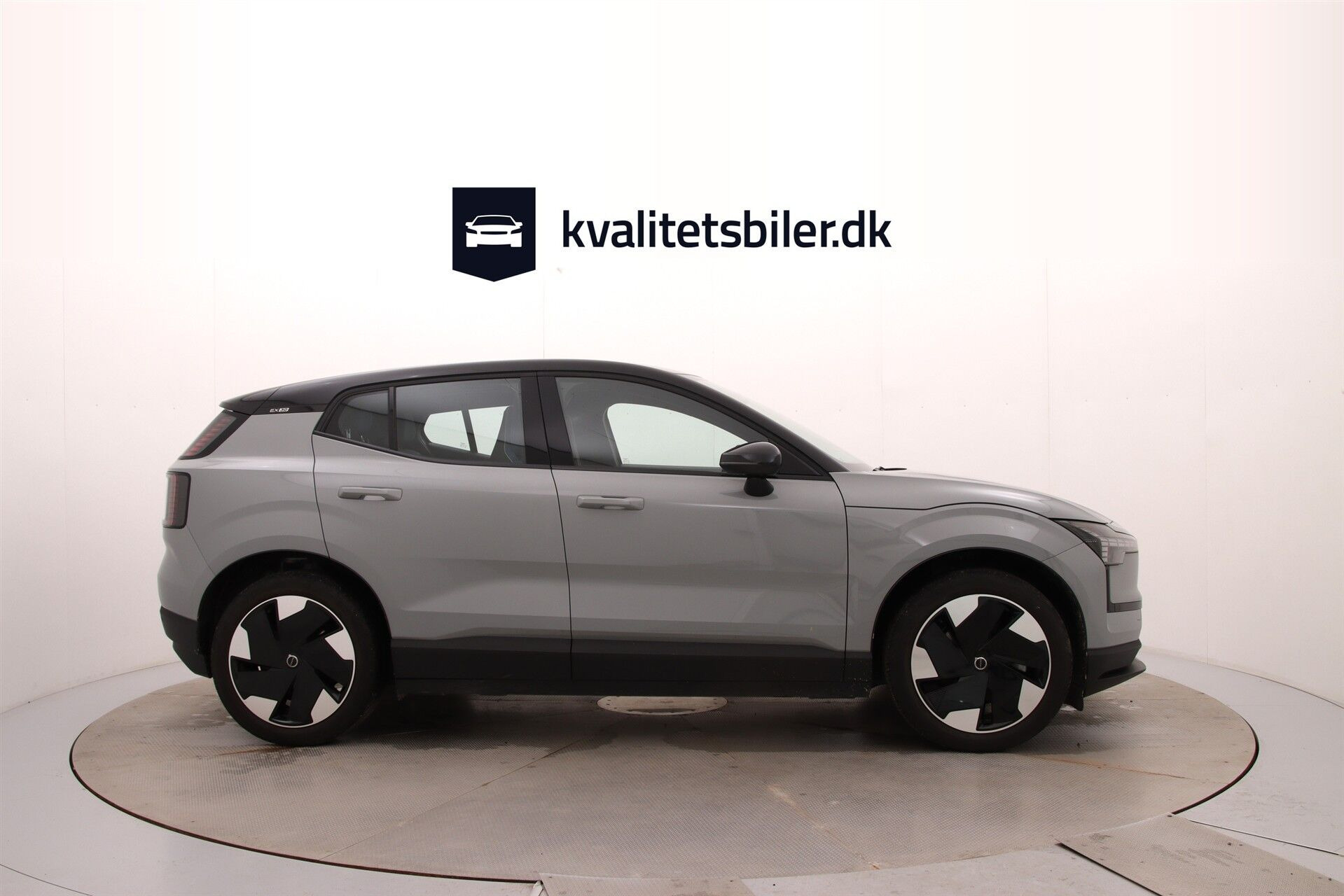 Grå Volvo EX30 fra 2024